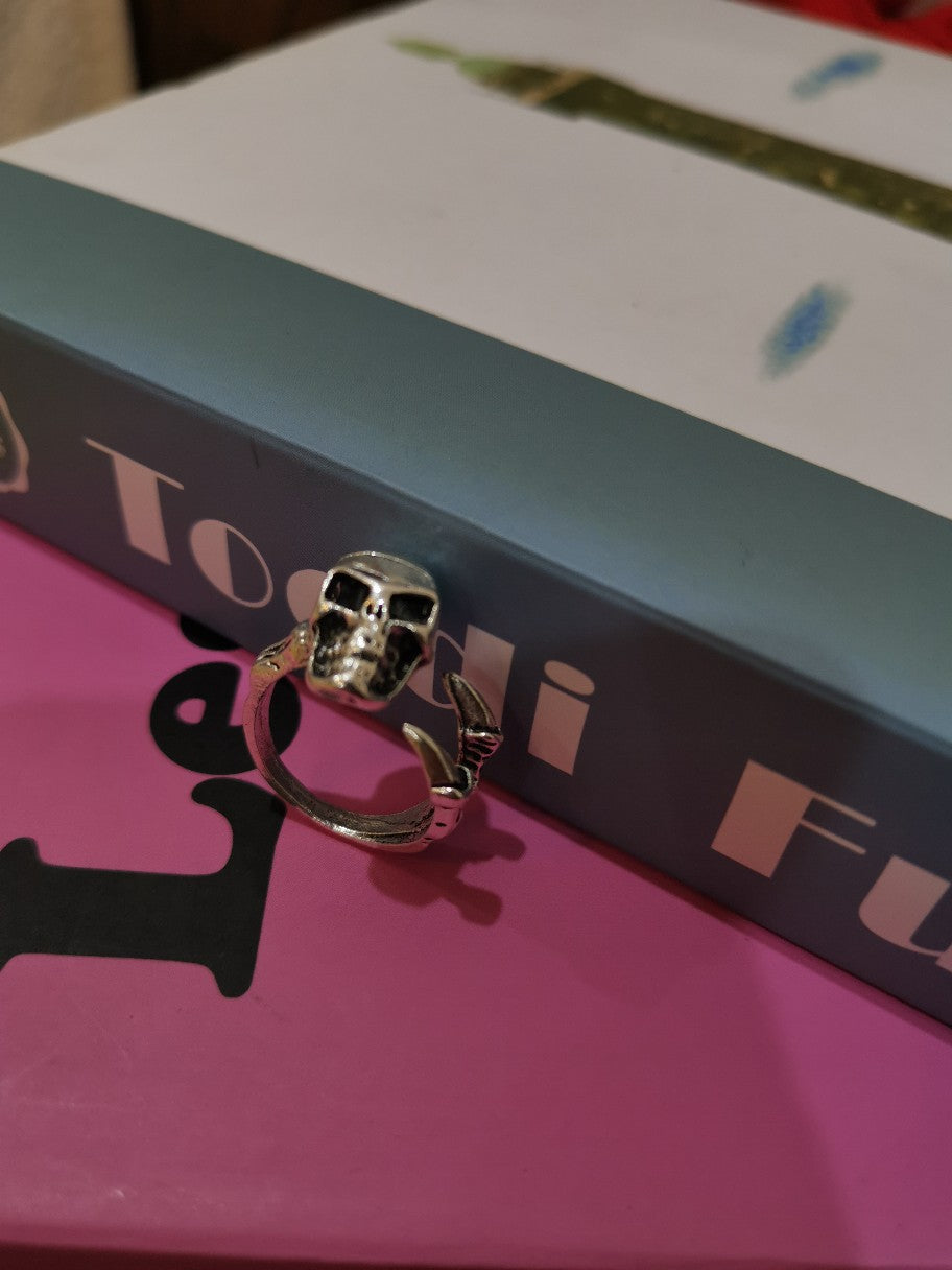 Fashion Simple Retro Skull Devil Claw Ring
