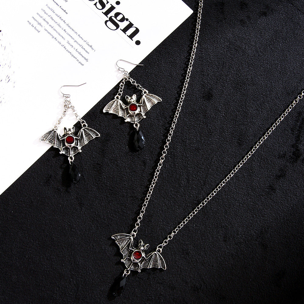 Gothic Exaggerated Black Bat Necklace Set