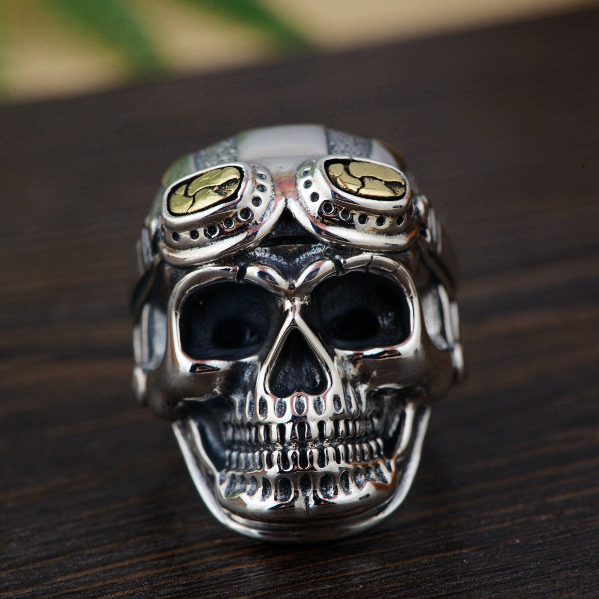 Fashion creative domineering pilot skull head ring